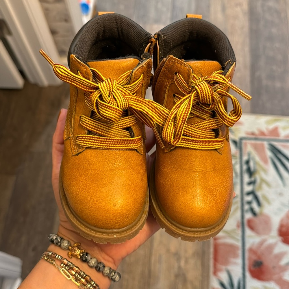 Carters boots